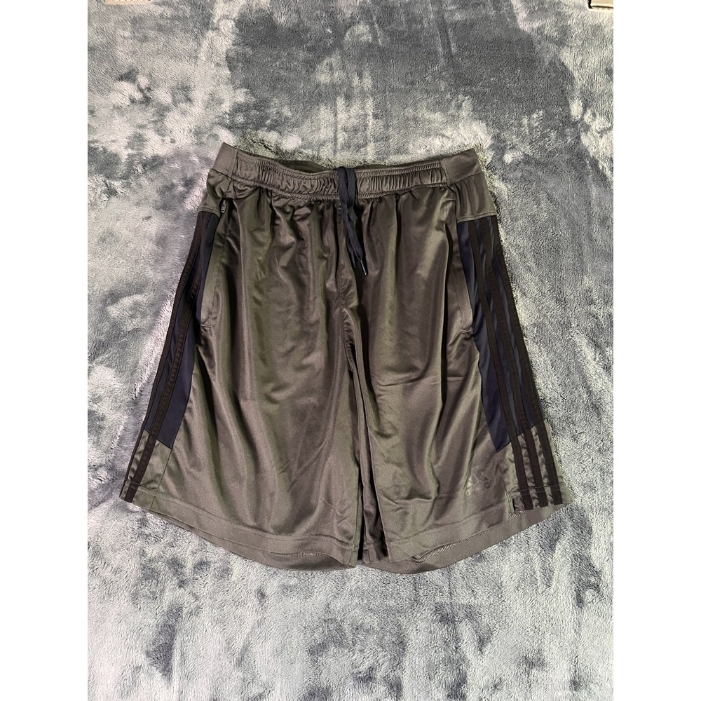 Adidas Mens Athletic Shorts Size Medium Gray 3 Stripe Elastic Waist Zip Pockets